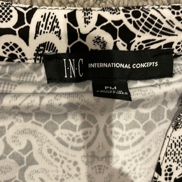 Black and white soft shirt - Picture 2 of 7